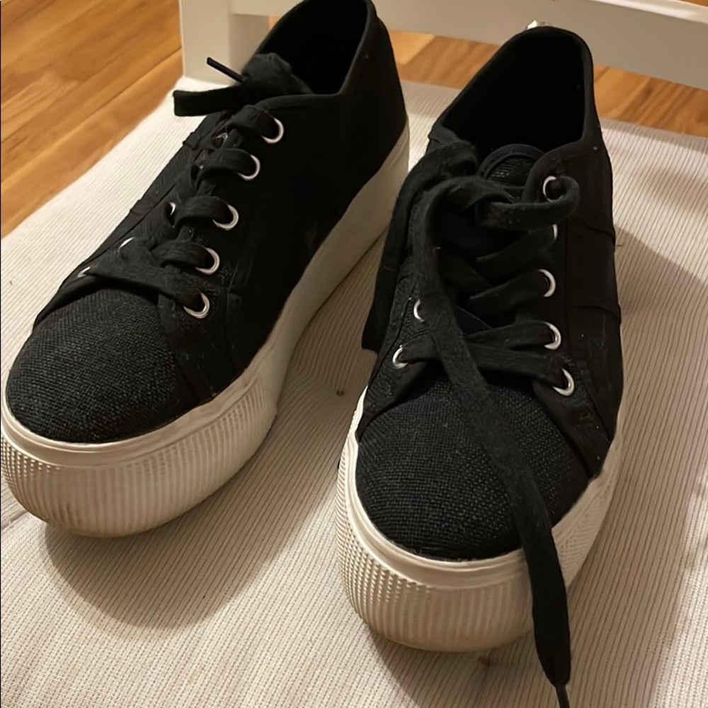 Black Steve madden sneakers
